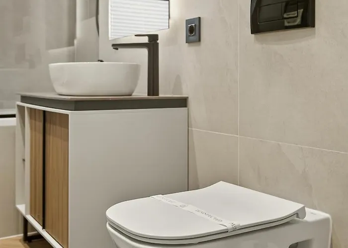 Mohost Elioré - A Story Written In Light *